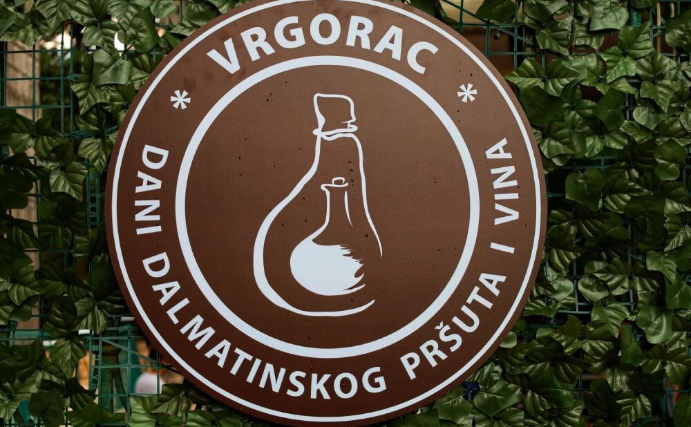  Deveti dani Dalmatinskog pršuta i vina