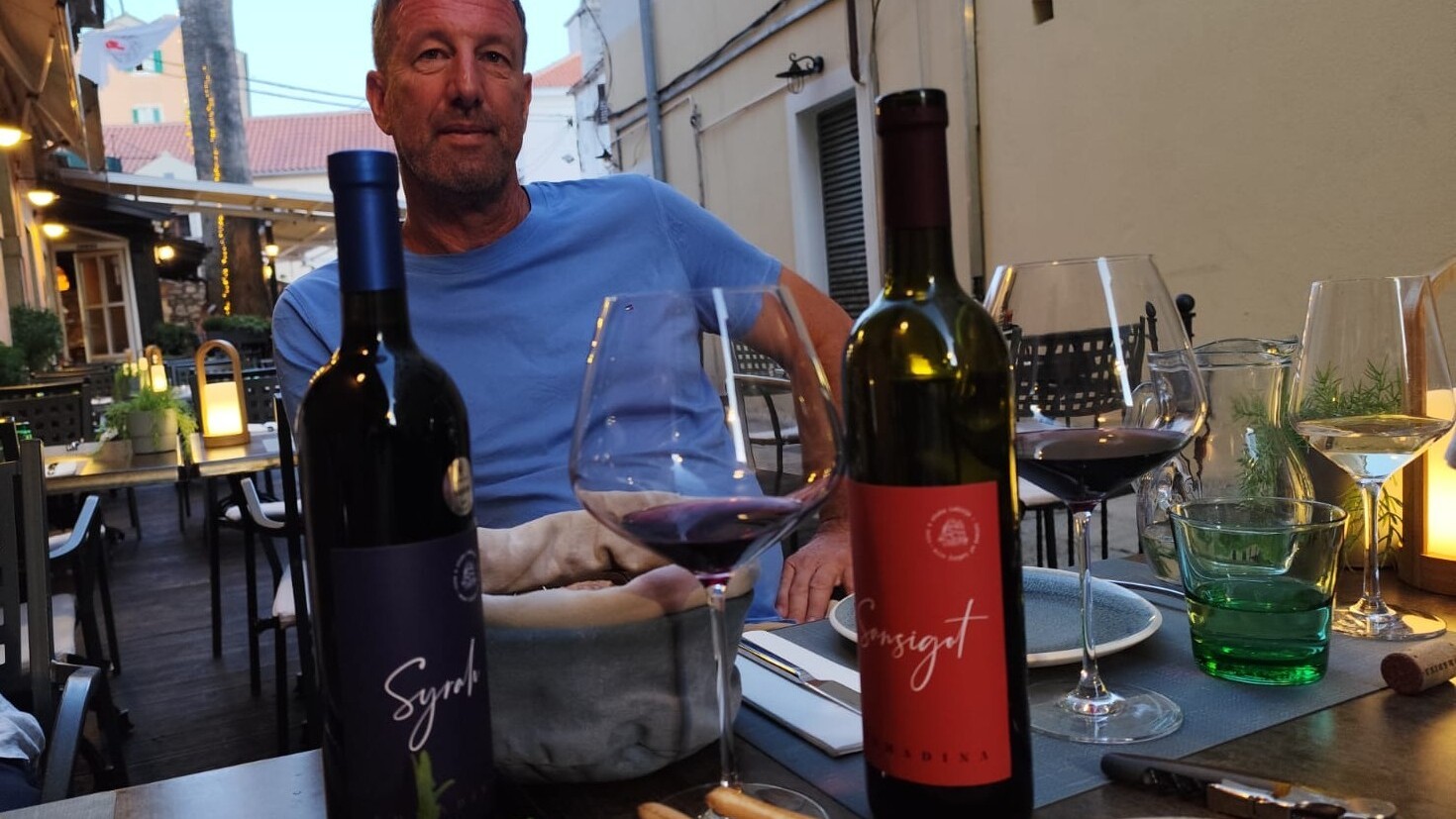 What to drink on the island of Lošinj? Wine out of indigenous variety Sansigot by Marko Mladen Komadina and Syrah