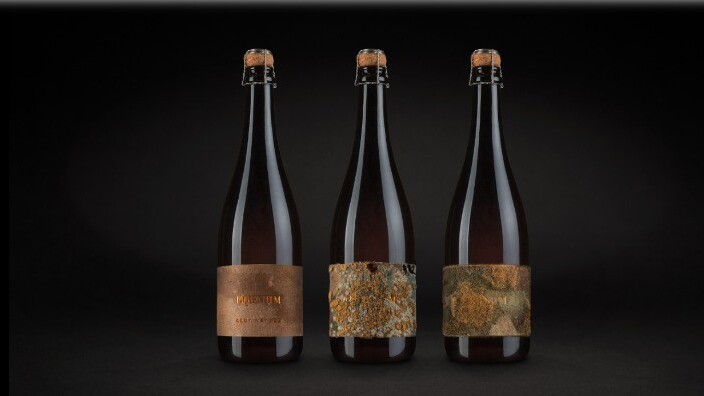 The Piquentum Brut Nature won prestigious awards in New York for a yeast-based label that changes like the wine change itself